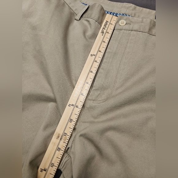 Mens Vineyard Vines Straight Fit Pants Tan Khakis Actual Size 40W x 32L - Picture 3 of 6